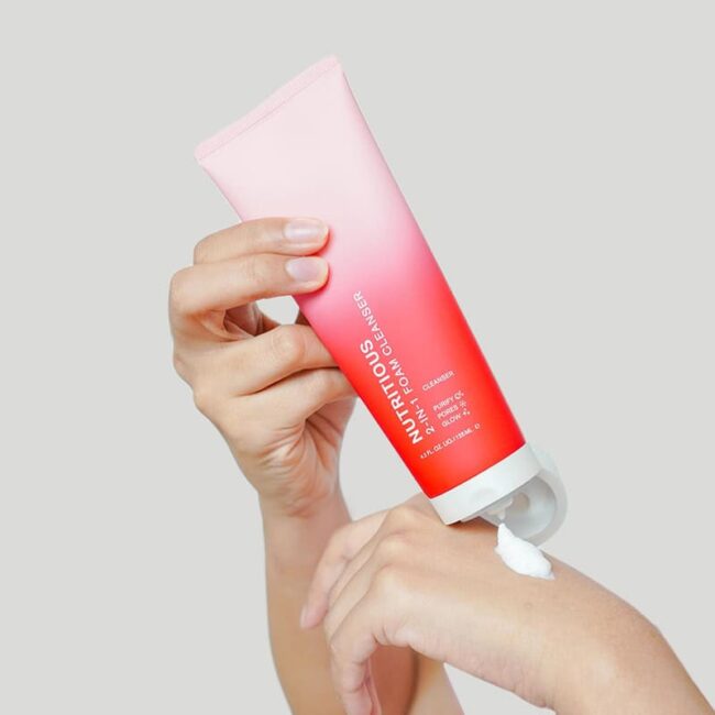 Estee Lauder Nutritious 2-in-1 Foam Cleanser - Image 3