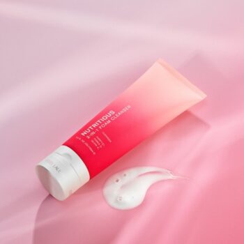 Estee Lauder Nutritious 2-in-1 Foam Cleanser - Image 2