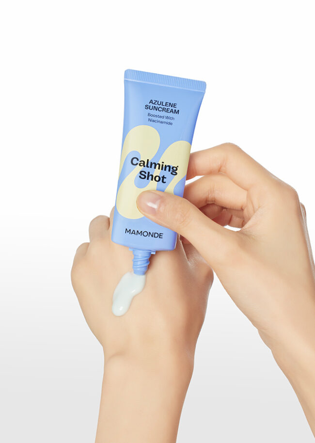 MAMONDE Calming Shot Azulene Suncream Sunscreen Lotion SPF50+ PA++++ 35 mL - Image 3